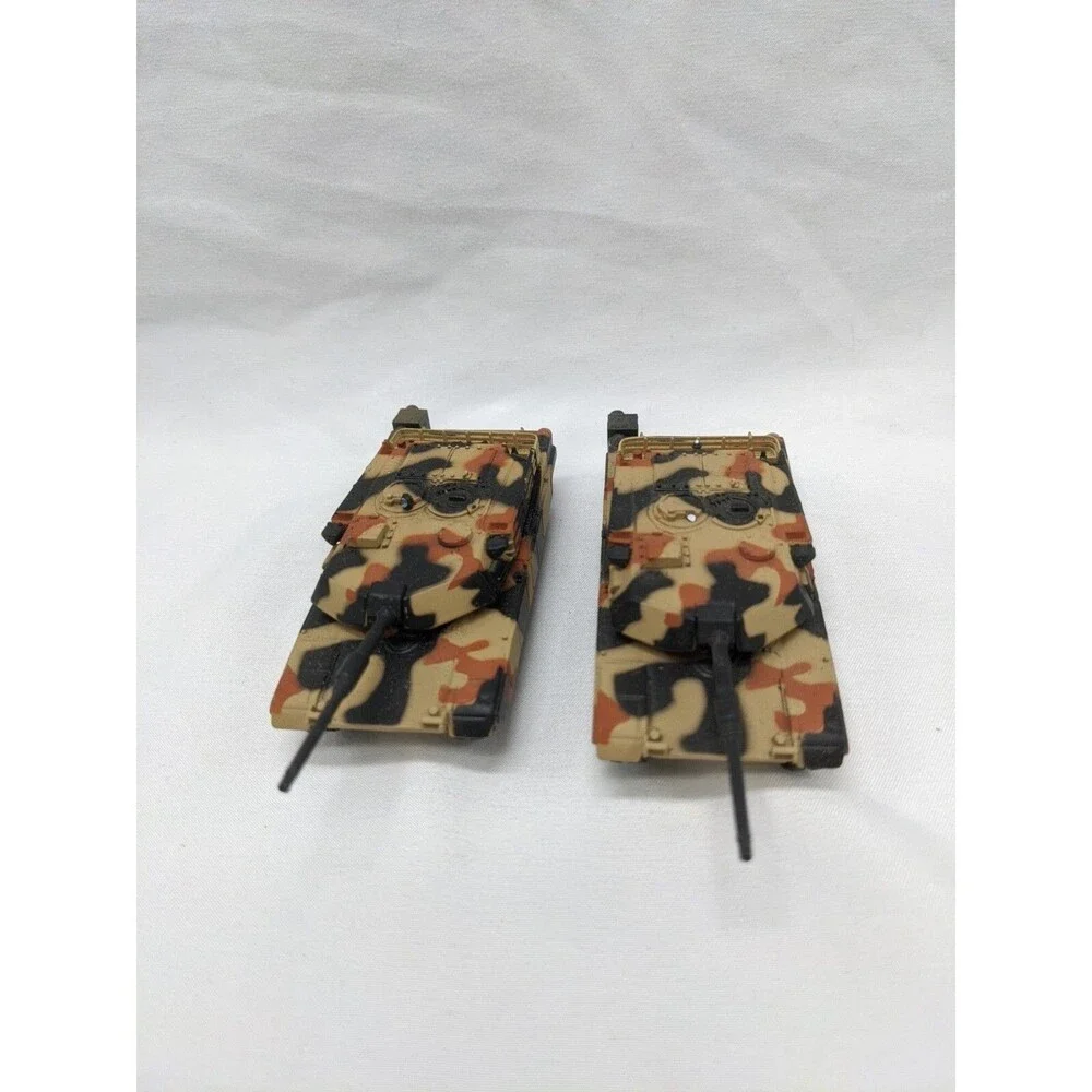 Lot Of (2) Johnny Lightning 2000 Playing Mantis 066 Cameo Diecast Tank Vehicle